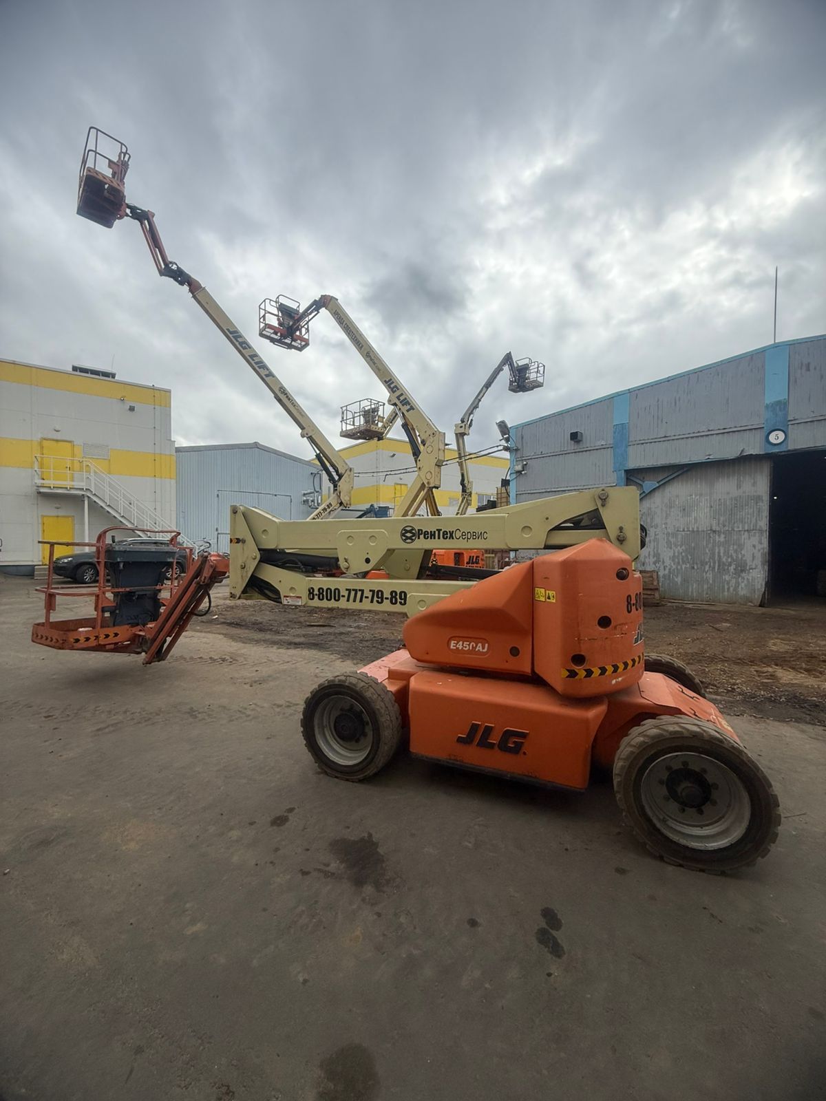 JLG E 450 AJ loading=