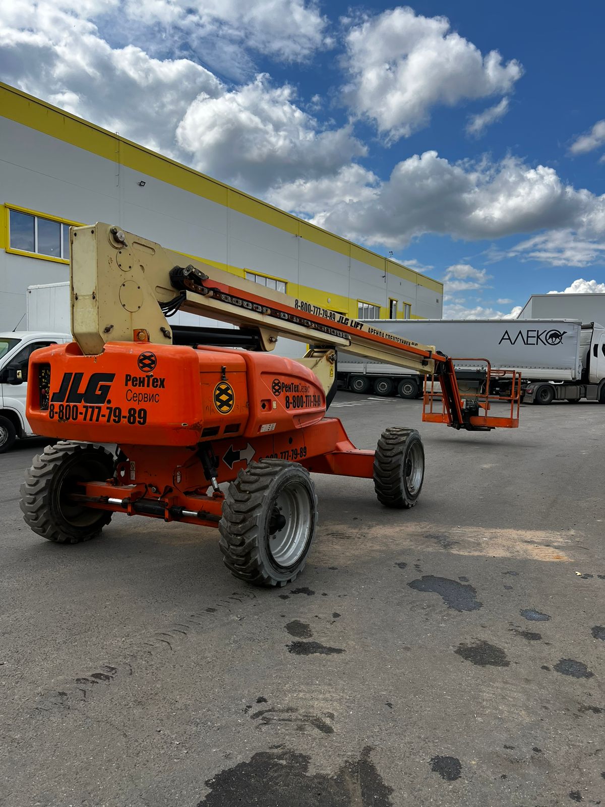 JLG E 600 JP loading=