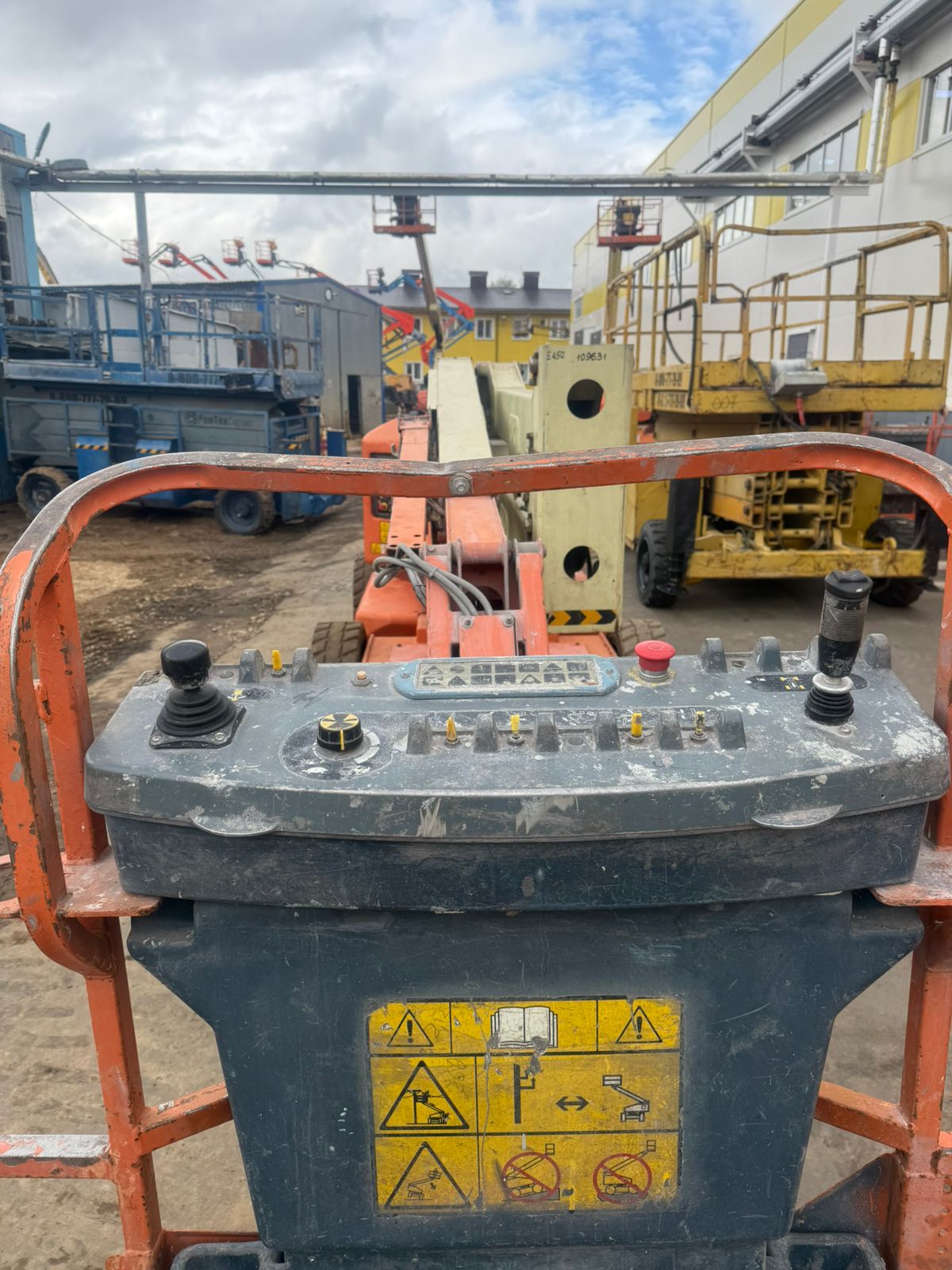 JLG E 450 AJ loading=
