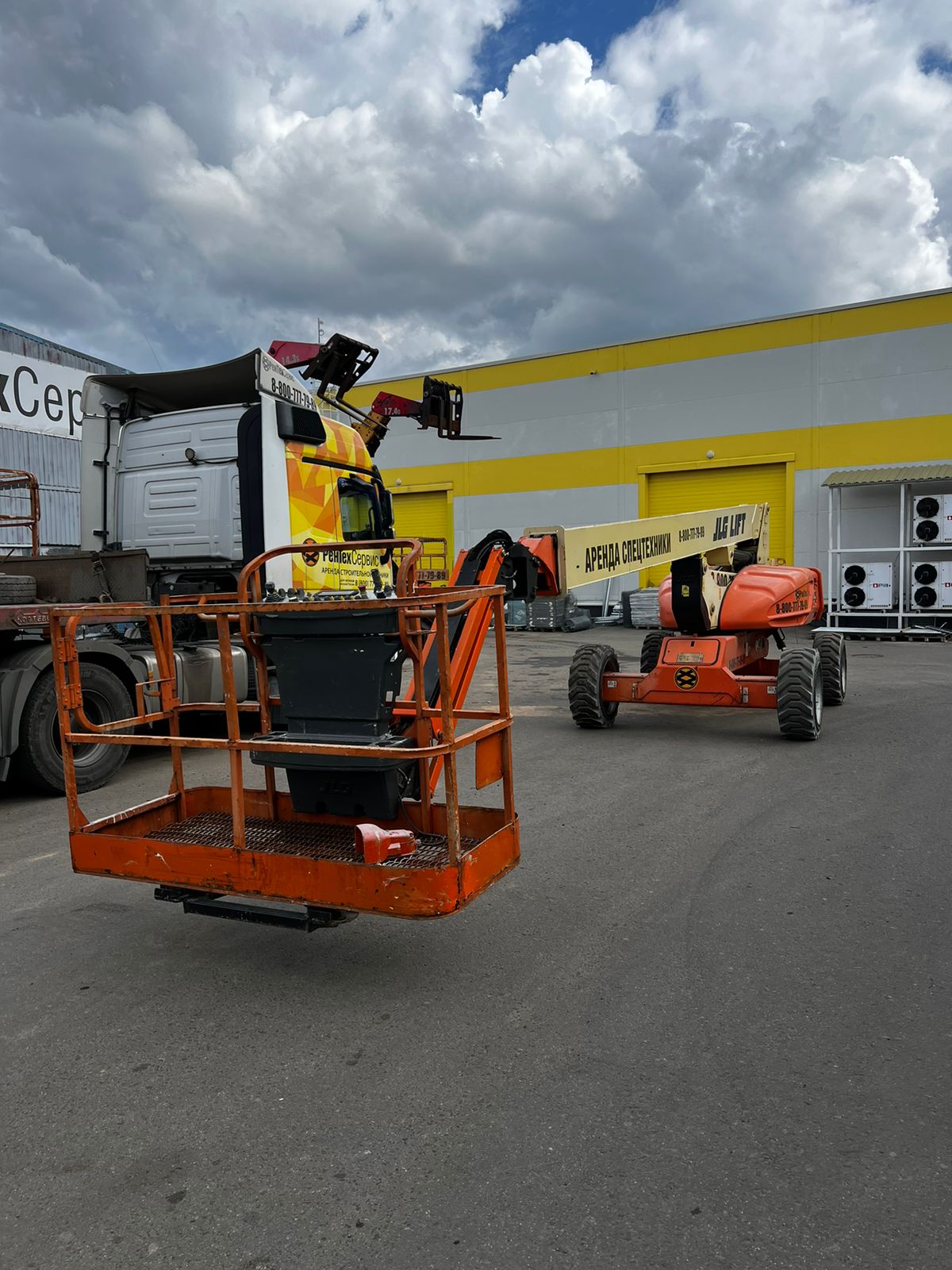 JLG E 600 JP loading=